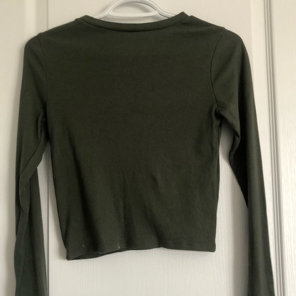 2/2 HOLLISTER long sleeve crop top - Picture 3 of 4